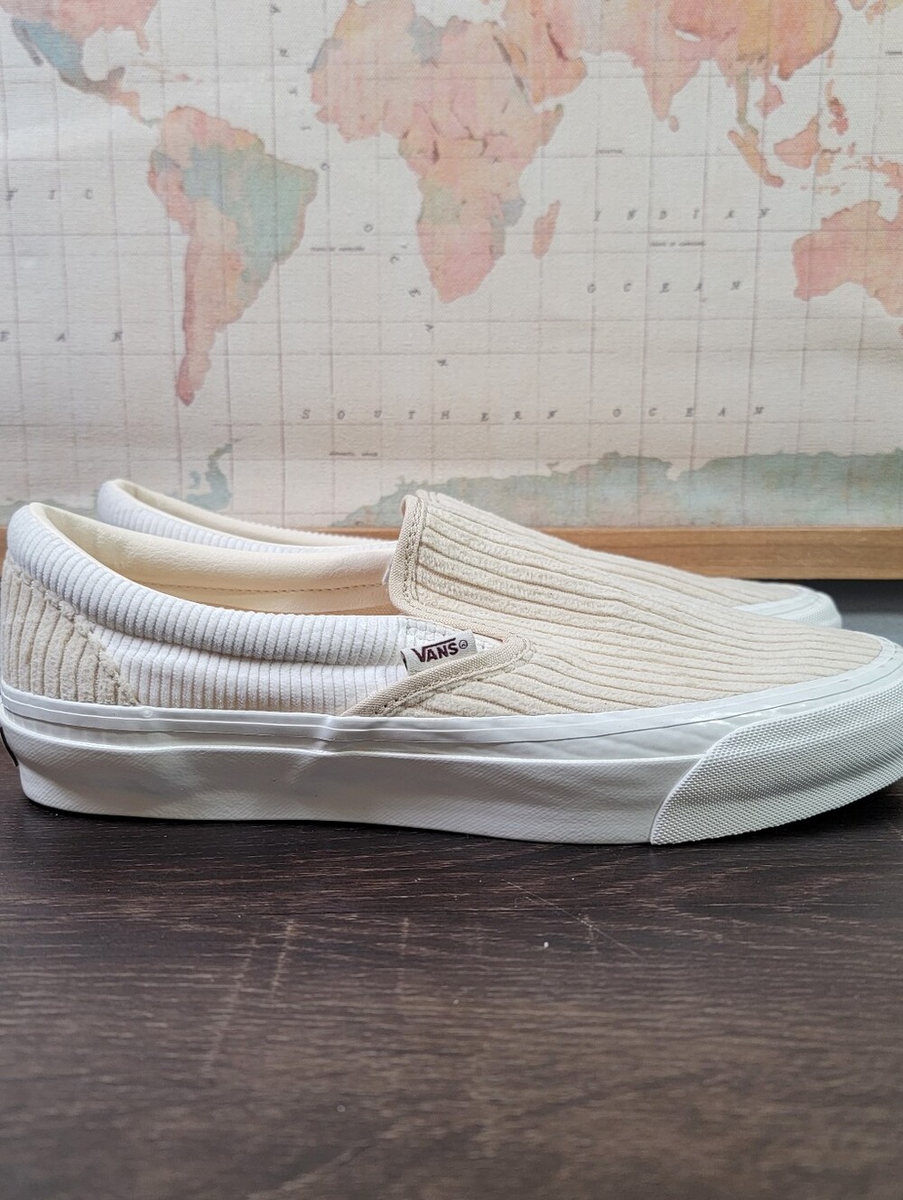 BRAND NEW Vans Classic Slip-On Reissue 98 Corduroy Beige & White Womens Sz 10.0